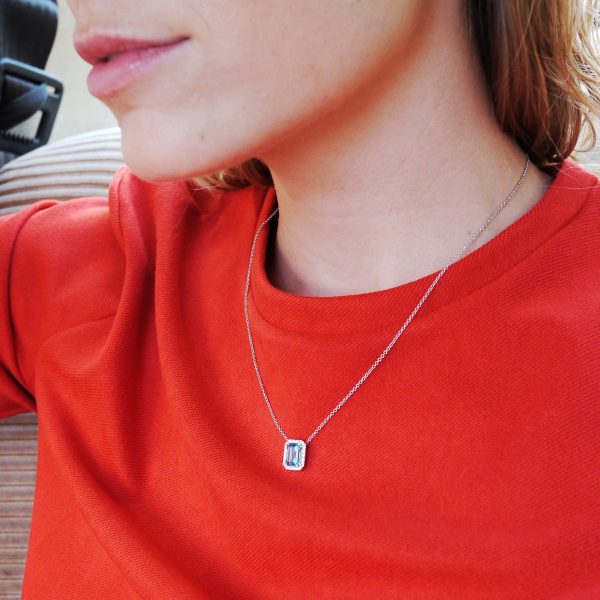 Blautopas Diamond Halo Halskette - Weißgold Online – Bild 2